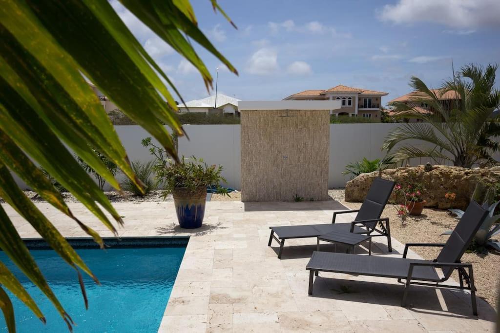 Goudhaen Luxury Private Apartments Jan Thiel Beach Εξωτερικό φωτογραφία